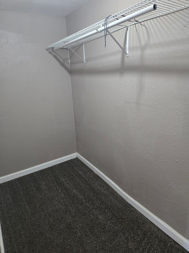 Photo - 900 E Dale St