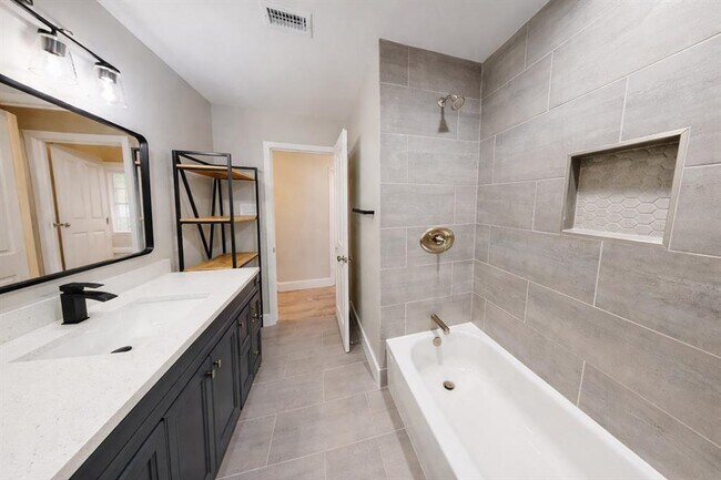 Photo - 8700 Parkfield Dr