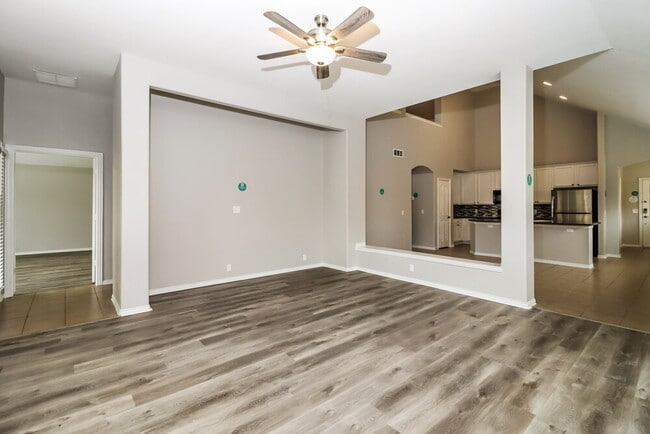 Photo - 540 Kerry St