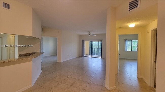Building Photo - 3018 Alcazar Pl Unit 303 Rental