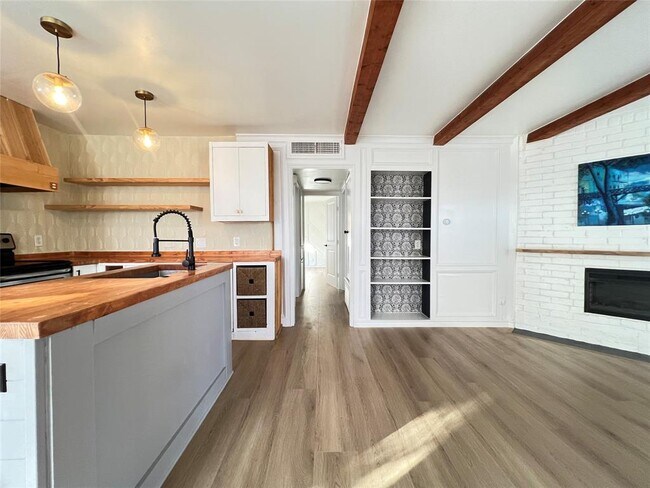 Photo - 3310 Hycreek Dr