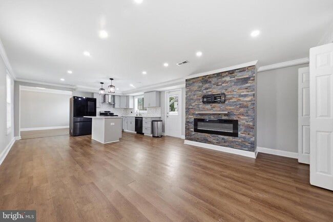 Photo - 3524 Meadowside Ave