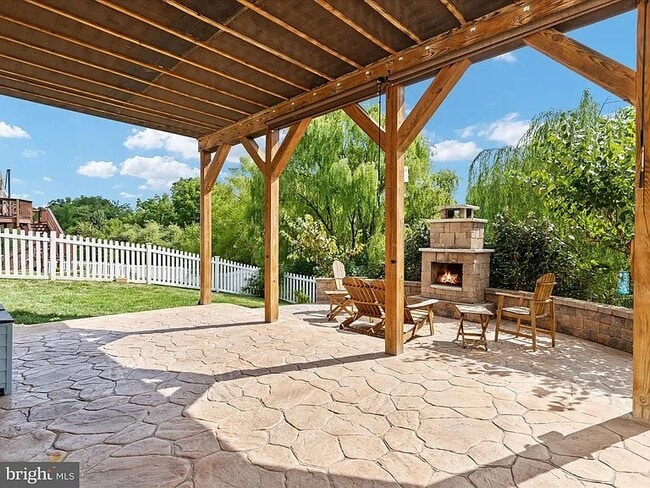 Photo - 109 Starburst Street