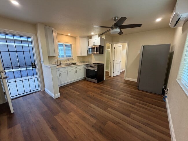 Photo - Cozy 2 bedroom Dual Master! Ready for move in! Rent today !