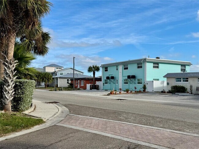 117 140th Ave E Unit A