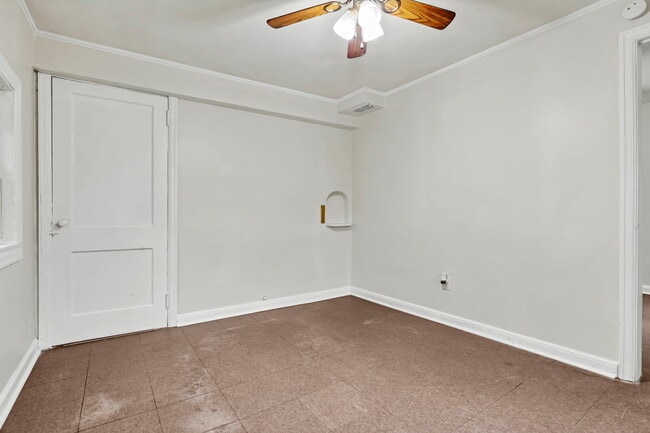 Photo - 18 Pinewood Dr Unit D