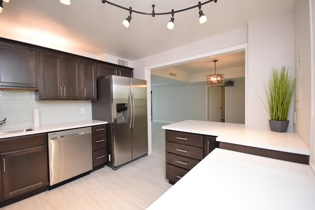 Photo - 501 SW 11th Pl Unit 204