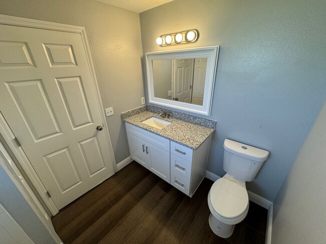 Photo - 375 Greenwich Ct