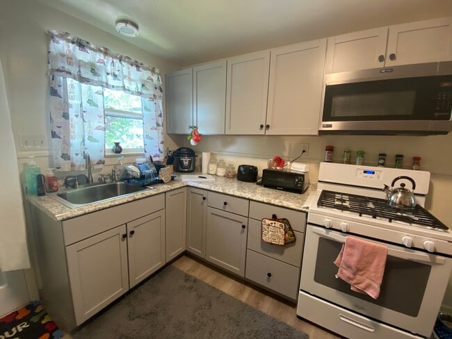 Building Photo - 13 Berkley St Unit 4 Rental