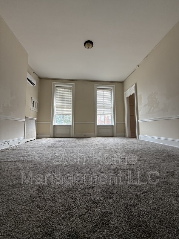 Building Photo - 237 E Market St Rental