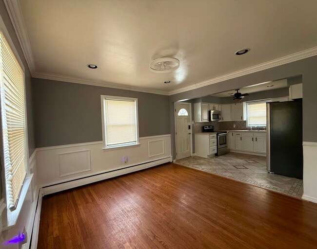 Photo - 563 Lakeside Dr