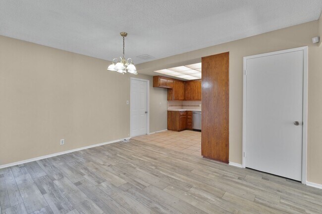 Photo - Stunning 4 Bedroom 2 Bathroom Home