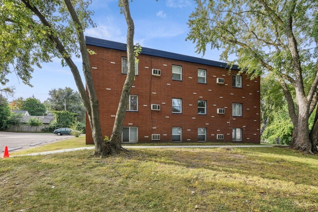 Photo - Maplewood Manor
