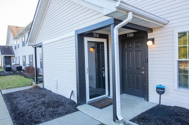 Building Photo - 5516 Cedar Springs Unit 5516