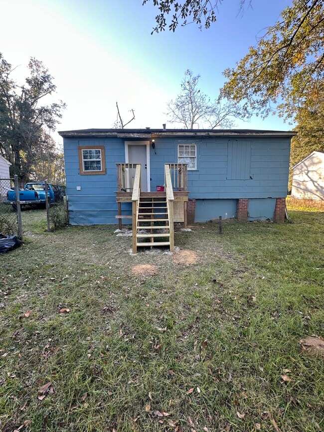 Photo - 2962 Greenwood Ave