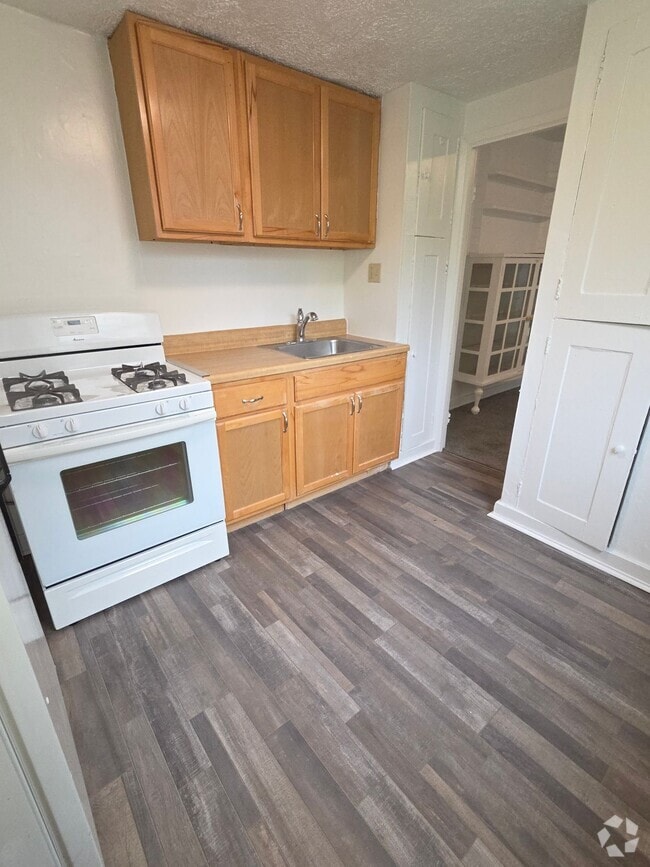 Building Photo - Jancey St Townhomes