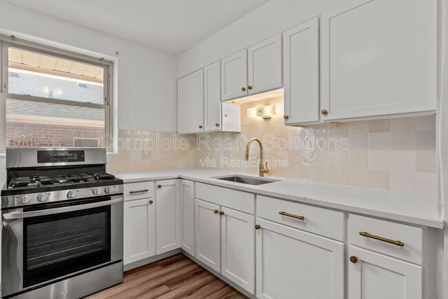 Photo - 5655 Potomac St