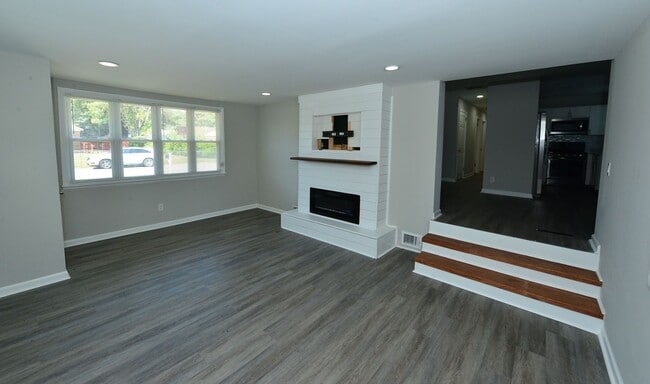 Photo - Renovated Ranch!