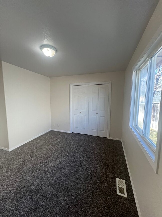 Photo - 3 bedroom 2 bath in a beautiful, spacious Meridian Neighborhood!