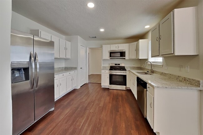 Photo - 19727 Glenfinch Ln