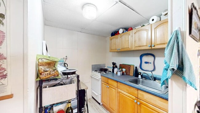 Photo - 15 Glenville Ave Unidad B3