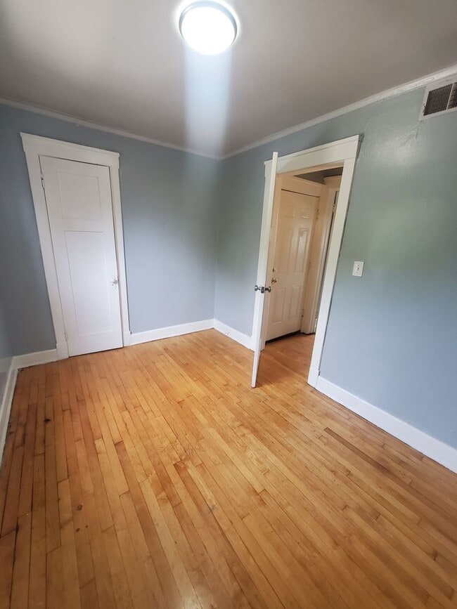Building Photo - 3303 W Juneau Ave Rental