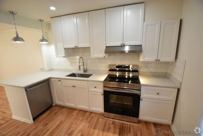 Building Photo - 35-39 E. Blenkner Unit 39 E. Blenkner Rental