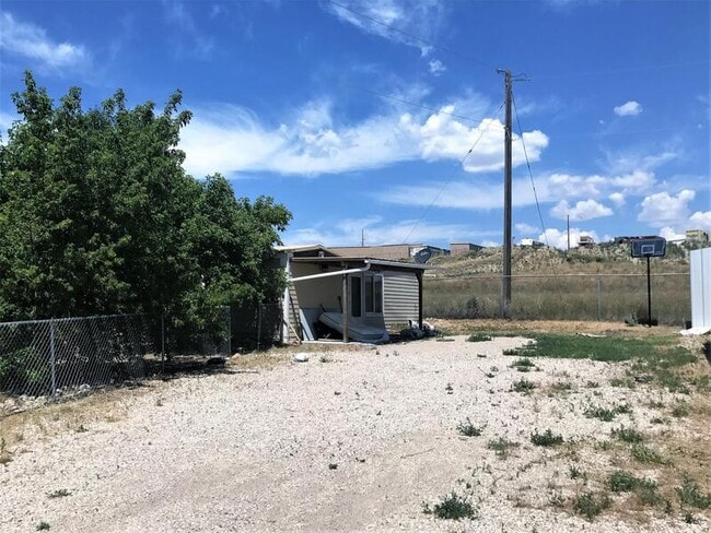 Photo - 3262 Mid Way Rd