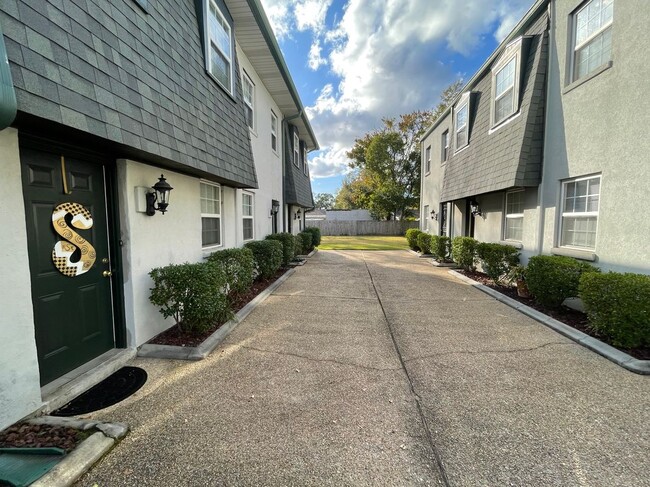 Photo - 1824 Hickory Ave