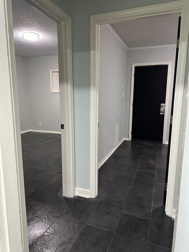 Photo - 785 Dallas St