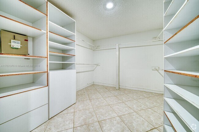 Building Photo - 15531 SW 54th Terrace Rental