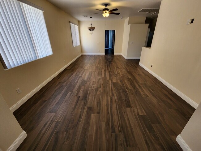 Photo - 300 Vilberti Ct