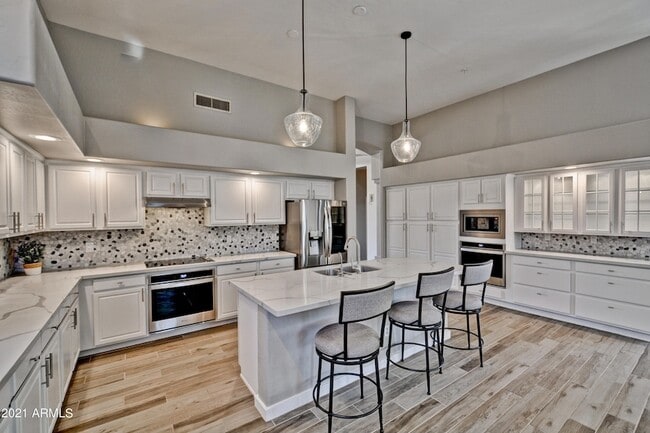 13059 E Poinsettia Dr