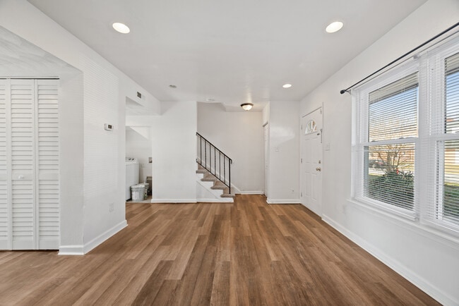 Photo - 5831 E Hastings Arch