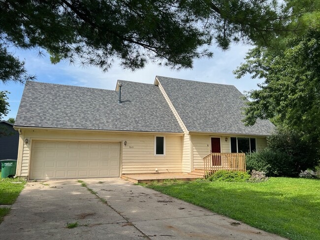 Building Photo - 9613 Dennis Dr Rental