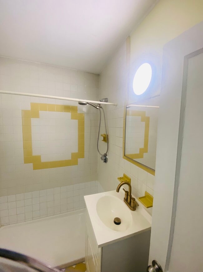 17 Arbor Ln Unit 17