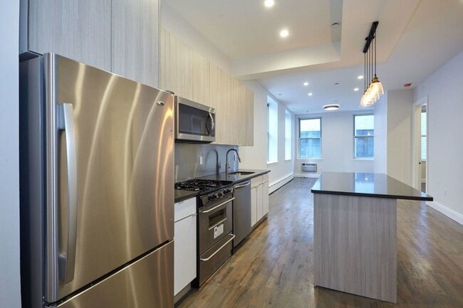 Building Photo - 45 Beekman St Unit 3S