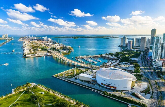 Building Photo - 1100 Biscayne Blvd Unit 4402