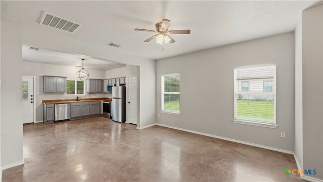 Photo - 147 Rosedale Ave