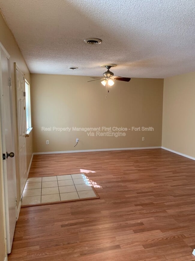 Photo - 3305 Grinnell Ave