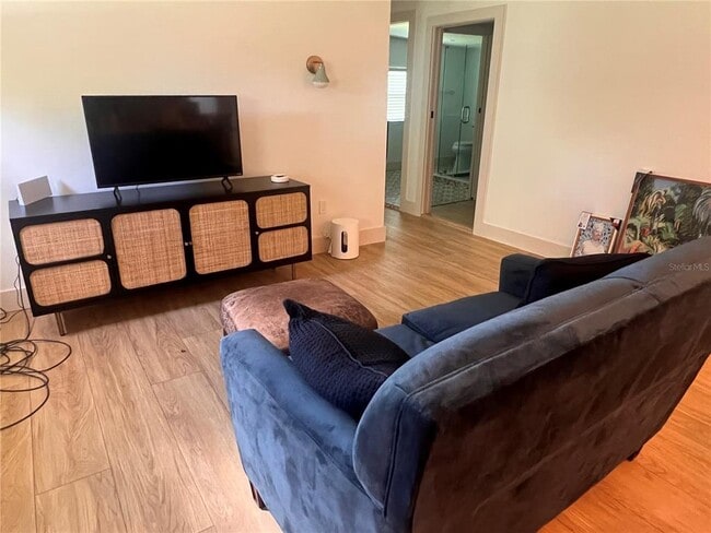 Photo - 2921 Wilson Ave