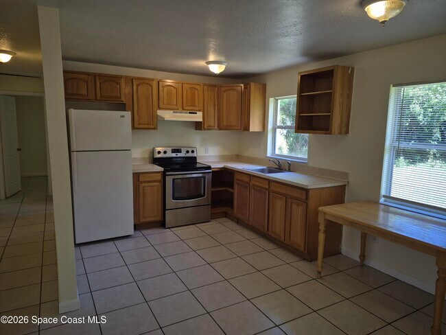 Photo - 819 Cedar Dr
