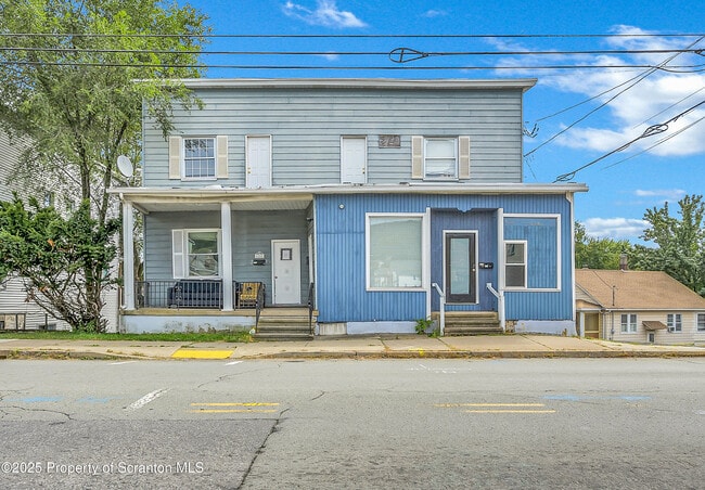 Building Photo - 1202 Main St Rental