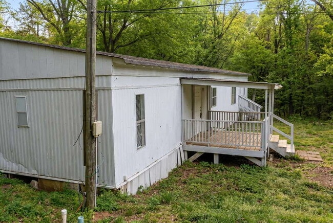 Photo - 122 Collins Rd