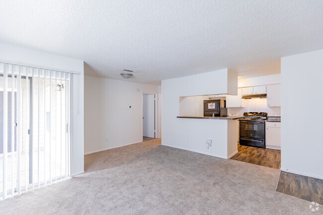 1HAB, 1BA - 648SF