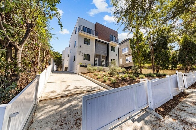 Photo - 1376 Edgecliffe Dr Unit #1376 3/4