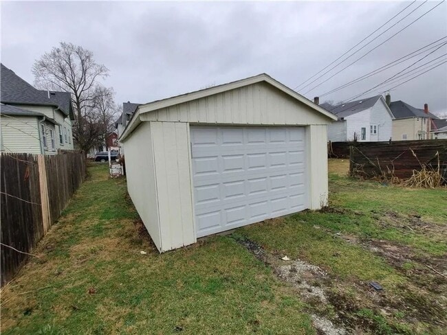 Photo - 406 W Franklin St