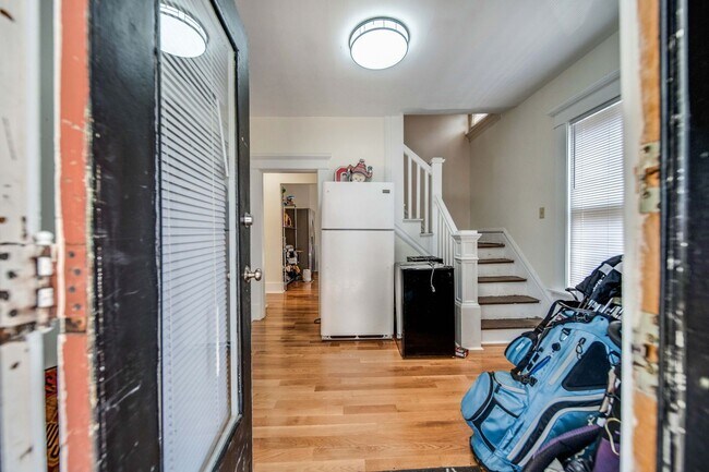 Photo - Ultimate 6-Bedroom House with Spacious Liv...