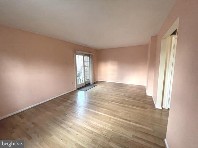 Building Photo - 2455 N Stevens St