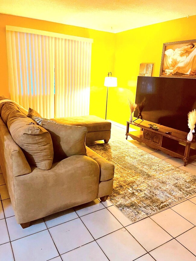 Photo - 5441 NW 17th Ct